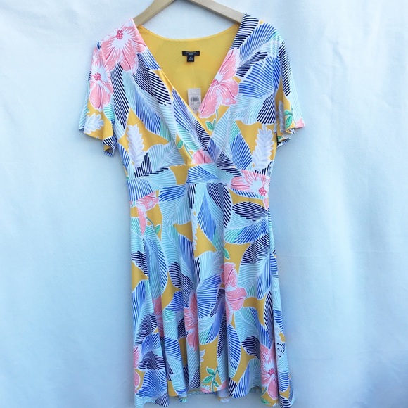 Ann Taylor Factory Dresses & Skirts - Ann Taylor Factory tropical dress size PM.